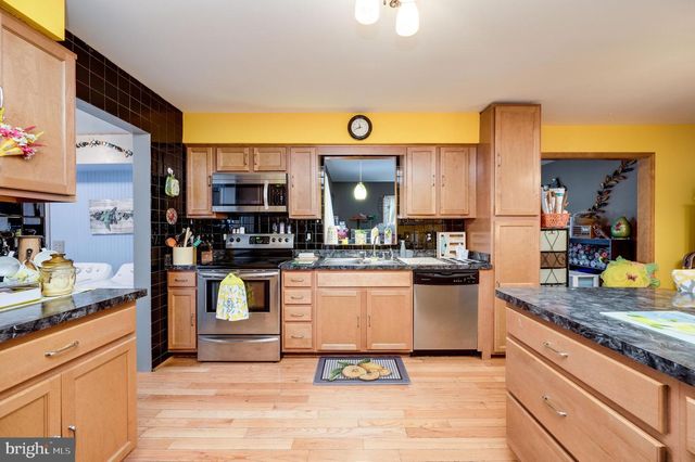 203 HUMMEL ST, Hummelstown, PA 17036