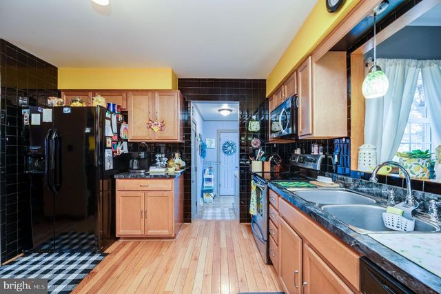 203 HUMMEL ST, Hummelstown, PA 17036