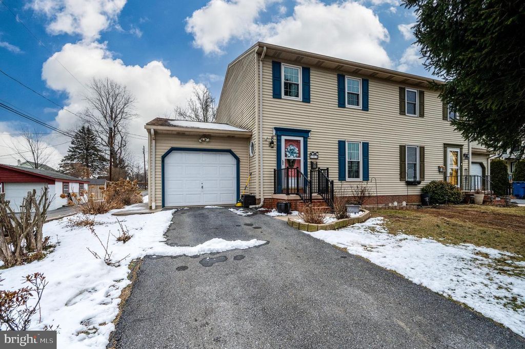 203 HUMMEL ST, Hummelstown, PA 17036