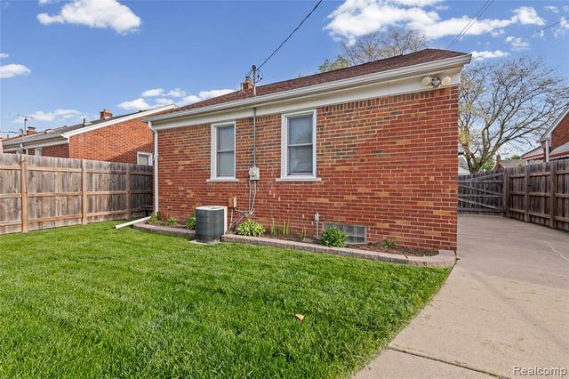 13261 Ward Street, Southgate, MI 48195