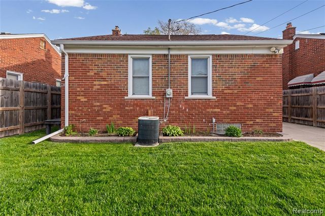 13261 Ward Street, Southgate, MI 48195