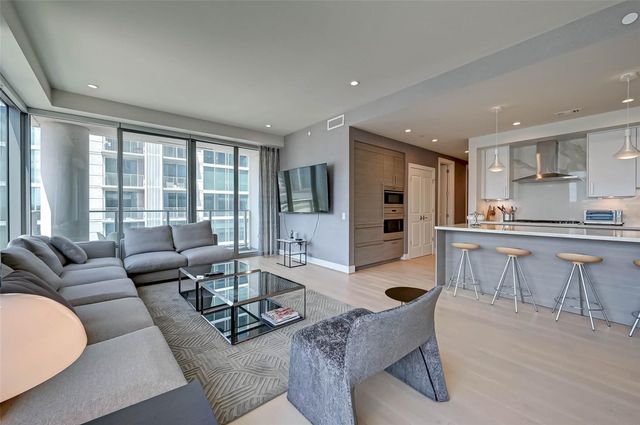 2047 Westcreek Lane 1101, Houston, TX 77027