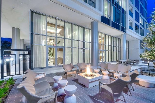 2047 Westcreek Lane 1101, Houston, TX 77027