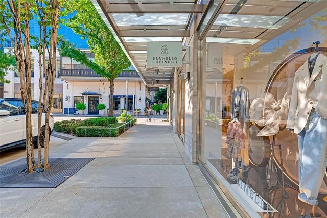 2047 Westcreek Lane 1101, Houston, TX 77027