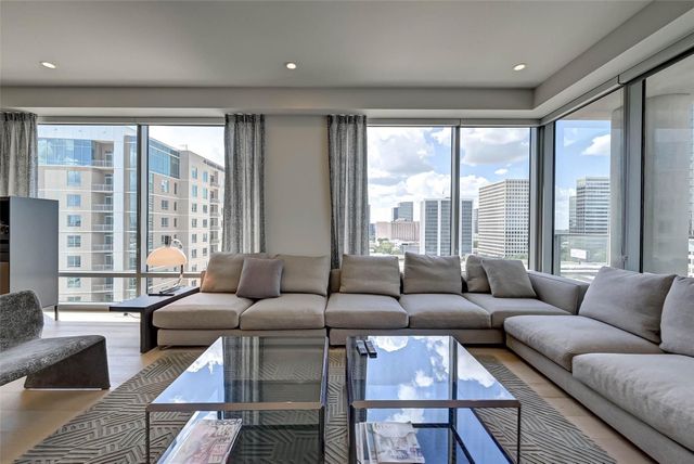 2047 Westcreek Lane 1101, Houston, TX 77027