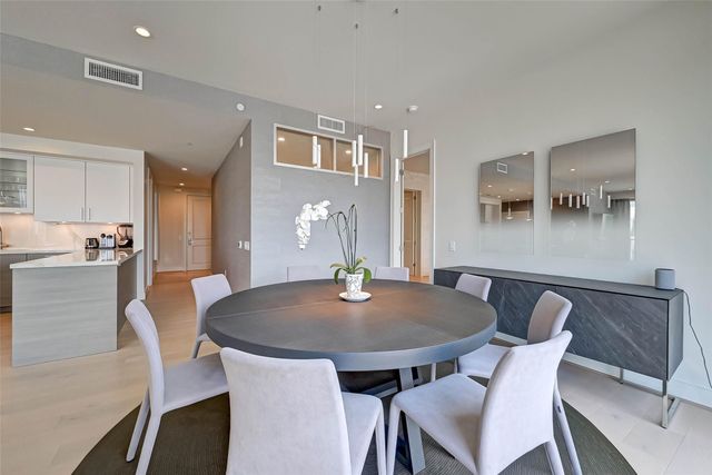 2047 Westcreek Lane 1101, Houston, TX 77027