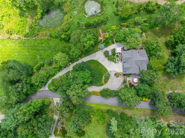 212 S Plains Drive, Asheville, NC 28803