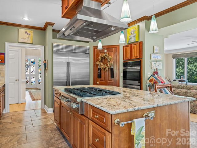 212 S Plains Drive, Asheville, NC 28803