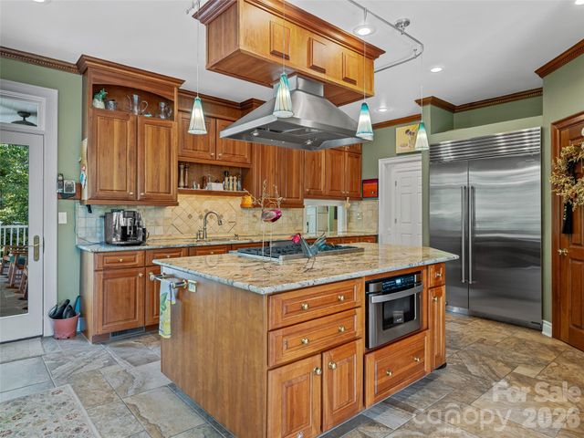 212 S Plains Drive, Asheville, NC 28803