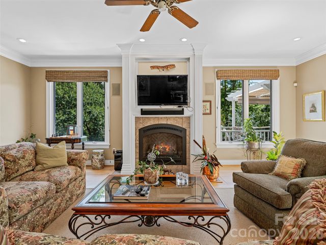 212 S Plains Drive, Asheville, NC 28803