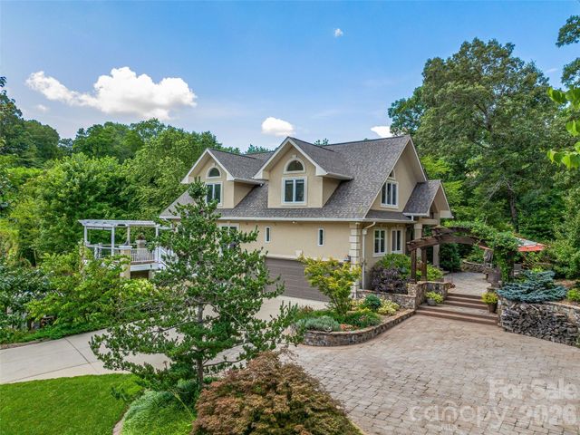 212 S Plains Drive, Asheville, NC 28803