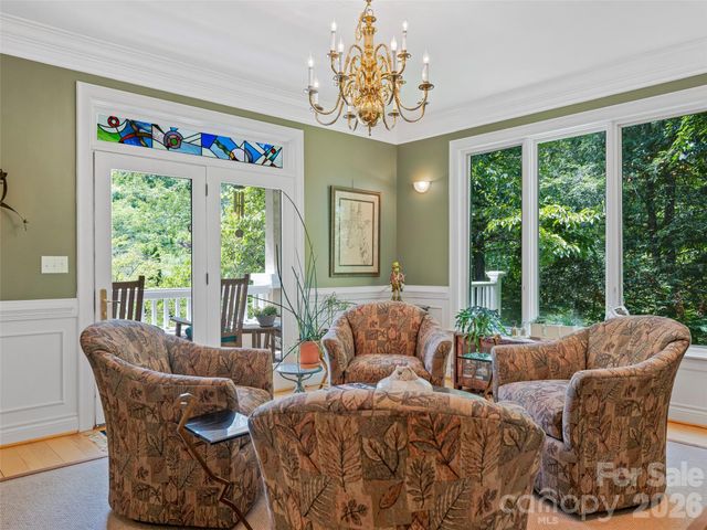 212 S Plains Drive, Asheville, NC 28803