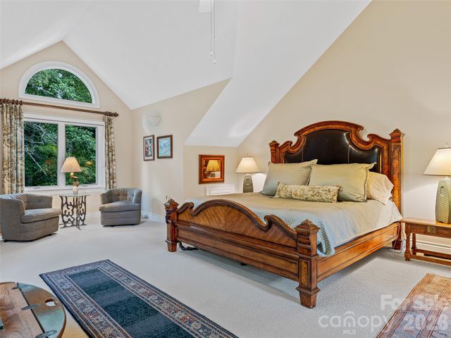 212 S Plains Drive, Asheville, NC 28803