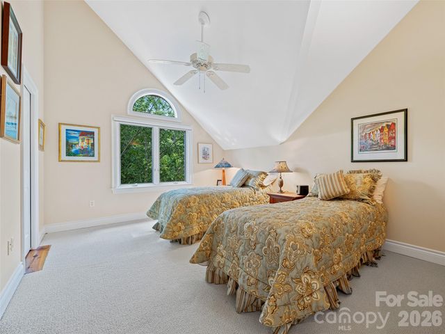 212 S Plains Drive, Asheville, NC 28803