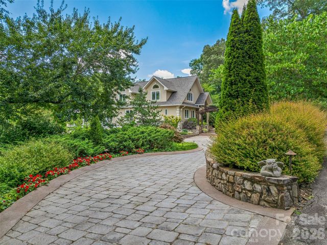 212 S Plains Drive, Asheville, NC 28803
