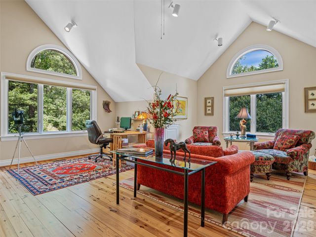 212 S Plains Drive, Asheville, NC 28803