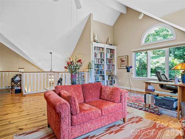 212 S Plains Drive, Asheville, NC 28803