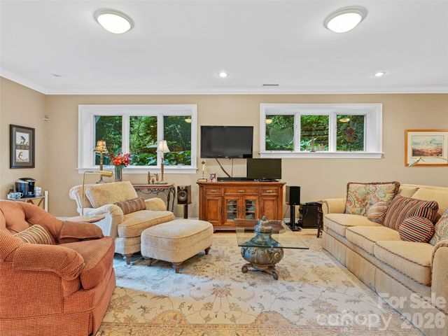 212 S Plains Drive, Asheville, NC 28803