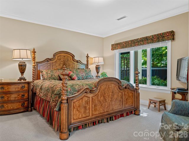 212 S Plains Drive, Asheville, NC 28803