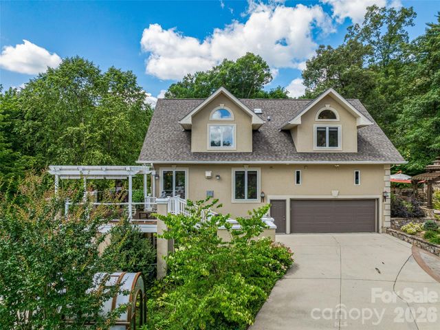 212 S Plains Drive, Asheville, NC 28803