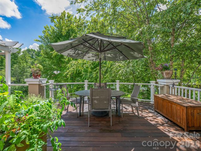 212 S Plains Drive, Asheville, NC 28803