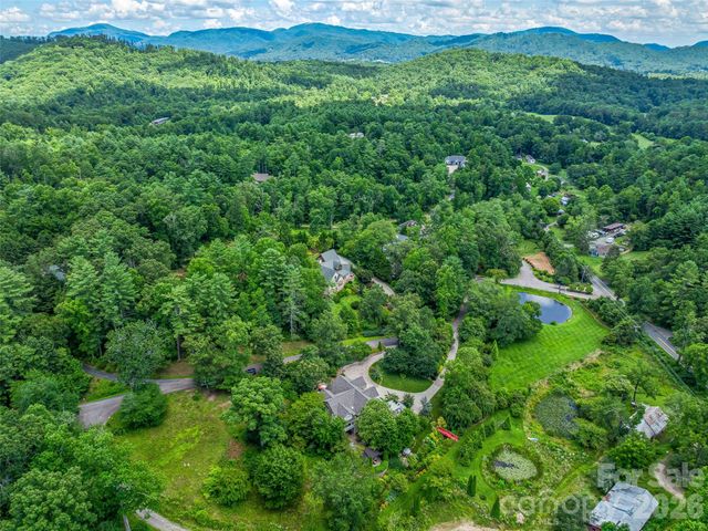 212 S Plains Drive, Asheville, NC 28803