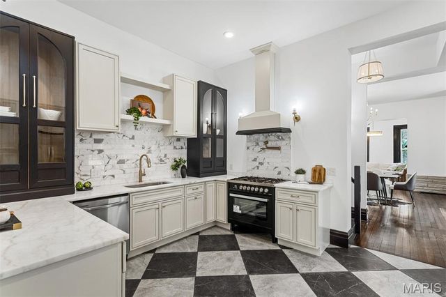 6703 Vermont Avenue, St Louis, MO 63111