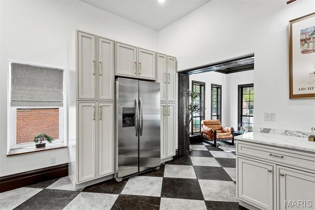 6703 Vermont Avenue, St Louis, MO 63111