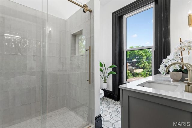 6703 Vermont Avenue, St Louis, MO 63111
