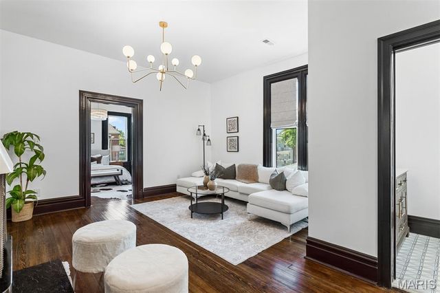 6703 Vermont Avenue, St Louis, MO 63111
