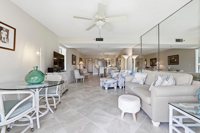 401 Ocean Bluffs Boulevard 104, Jupiter, FL 33477