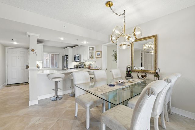 401 Ocean Bluffs Boulevard 104, Jupiter, FL 33477