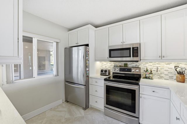 401 Ocean Bluffs Boulevard 104, Jupiter, FL 33477