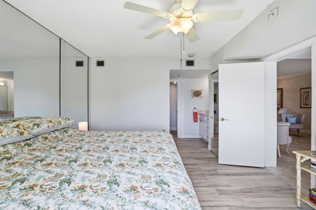 401 Ocean Bluffs Boulevard 104, Jupiter, FL 33477