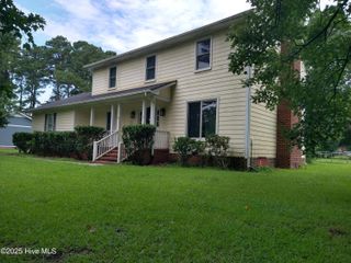 300 Rock Creek Drive, Jacksonville, NC 28540