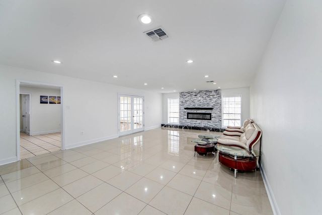 507 Summerfield Dr, Houma, LA 70360