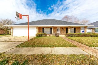 507 Summerfield Dr, Houma, LA 70360