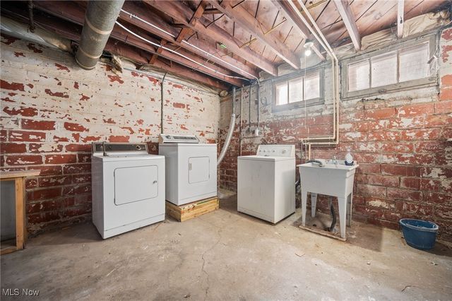 2258 Northland Avenue UP, Lakewood, OH 44107