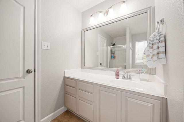 922 Fife Drive, Conroe, TX 77301