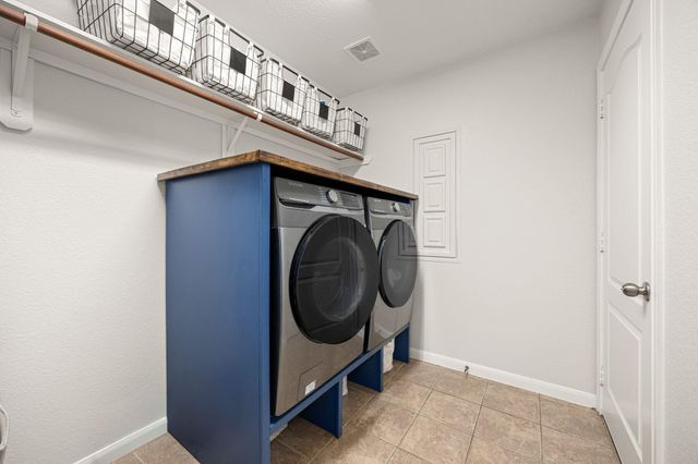 922 Fife Drive, Conroe, TX 77301