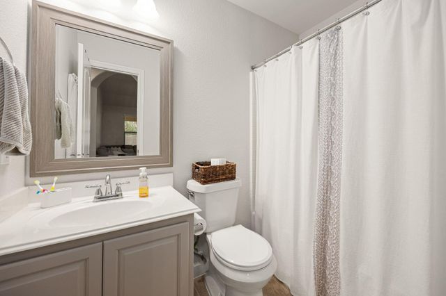 922 Fife Drive, Conroe, TX 77301