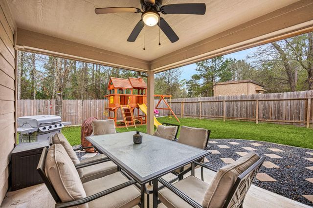 922 Fife Drive, Conroe, TX 77301