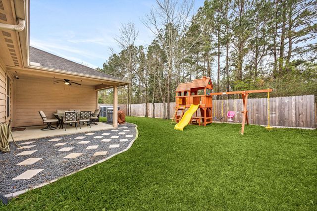 922 Fife Drive, Conroe, TX 77301