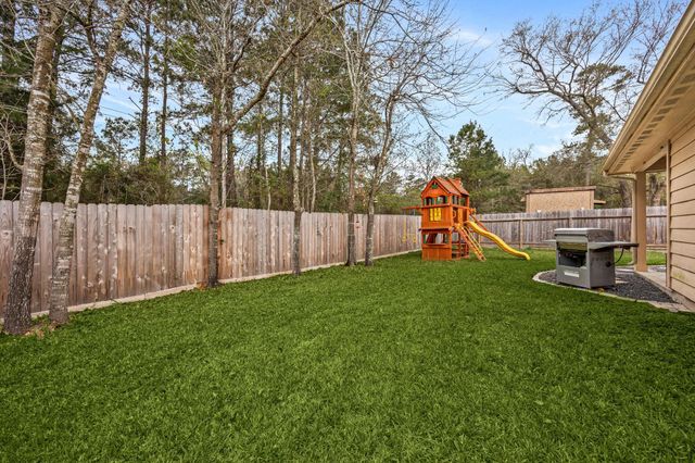 922 Fife Drive, Conroe, TX 77301