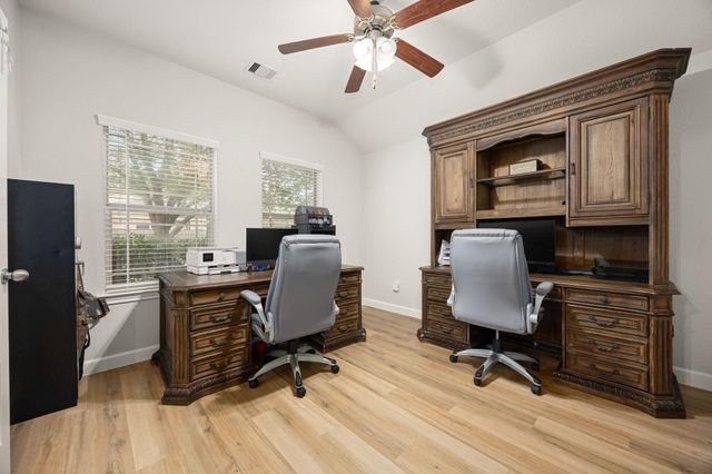 922 Fife Drive, Conroe, TX 77301