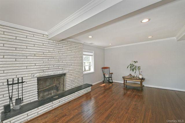 9 Bluejay Lane, Levittown, NY 11756