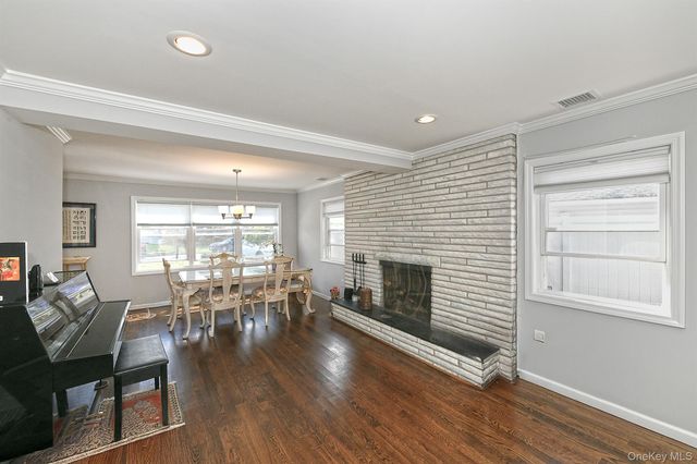 9 Bluejay Lane, Levittown, NY 11756