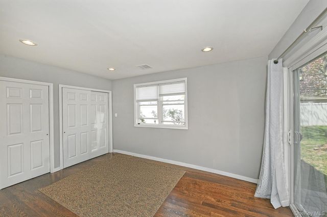9 Bluejay Lane, Levittown, NY 11756