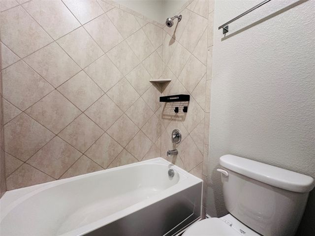 228 Mina Street, Red Oak, TX 75154