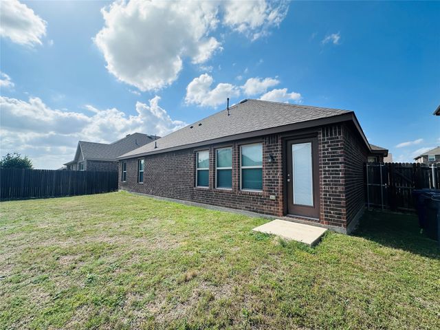 228 Mina Street, Red Oak, TX 75154